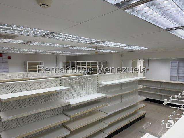 Local comercial en El Cafetal, Caracas – 19