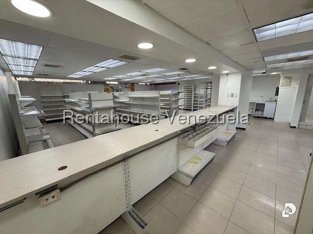 Local comercial en El Cafetal, Caracas – 2