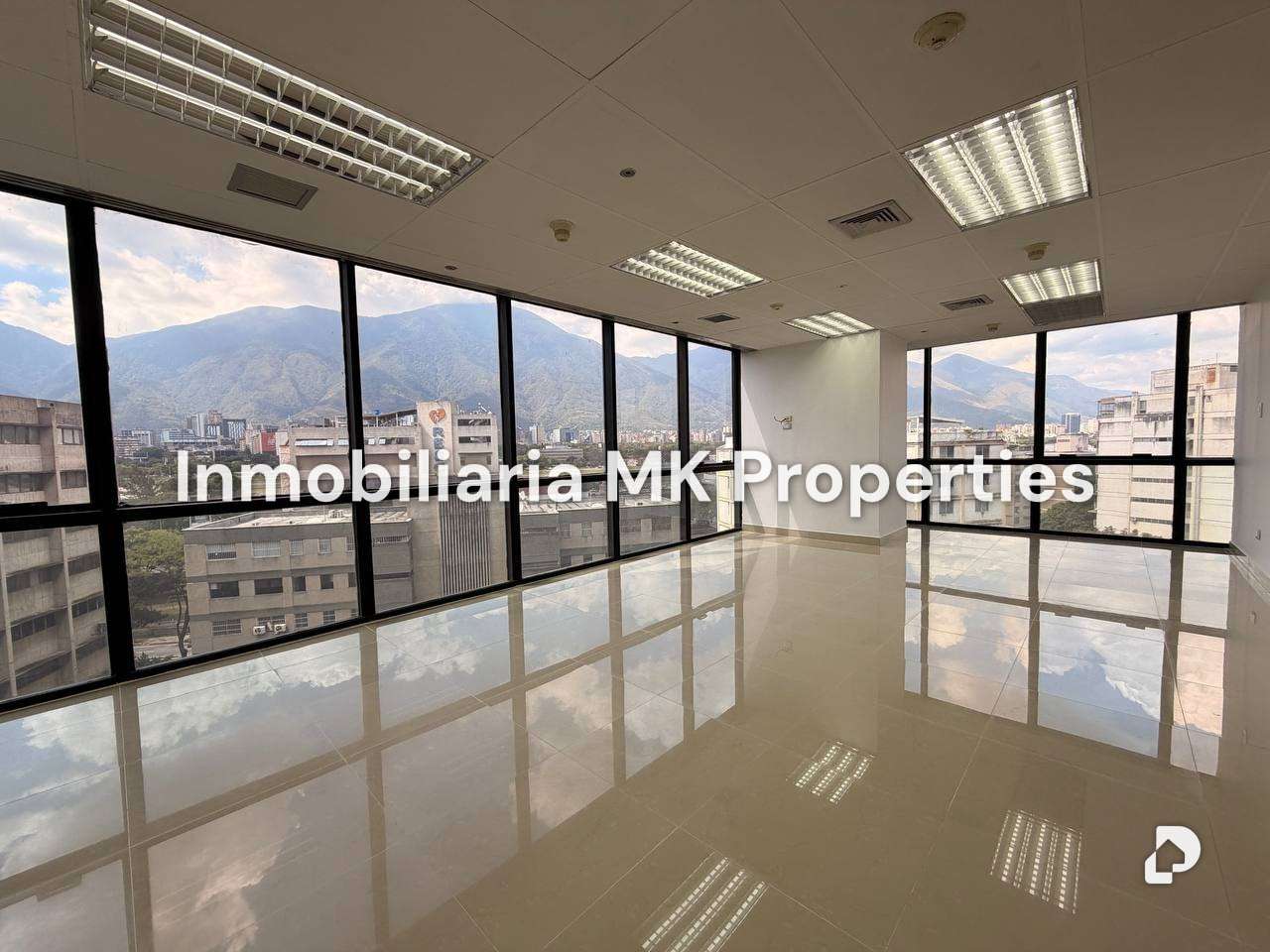 Oficina en Chuao, Caracas – 15