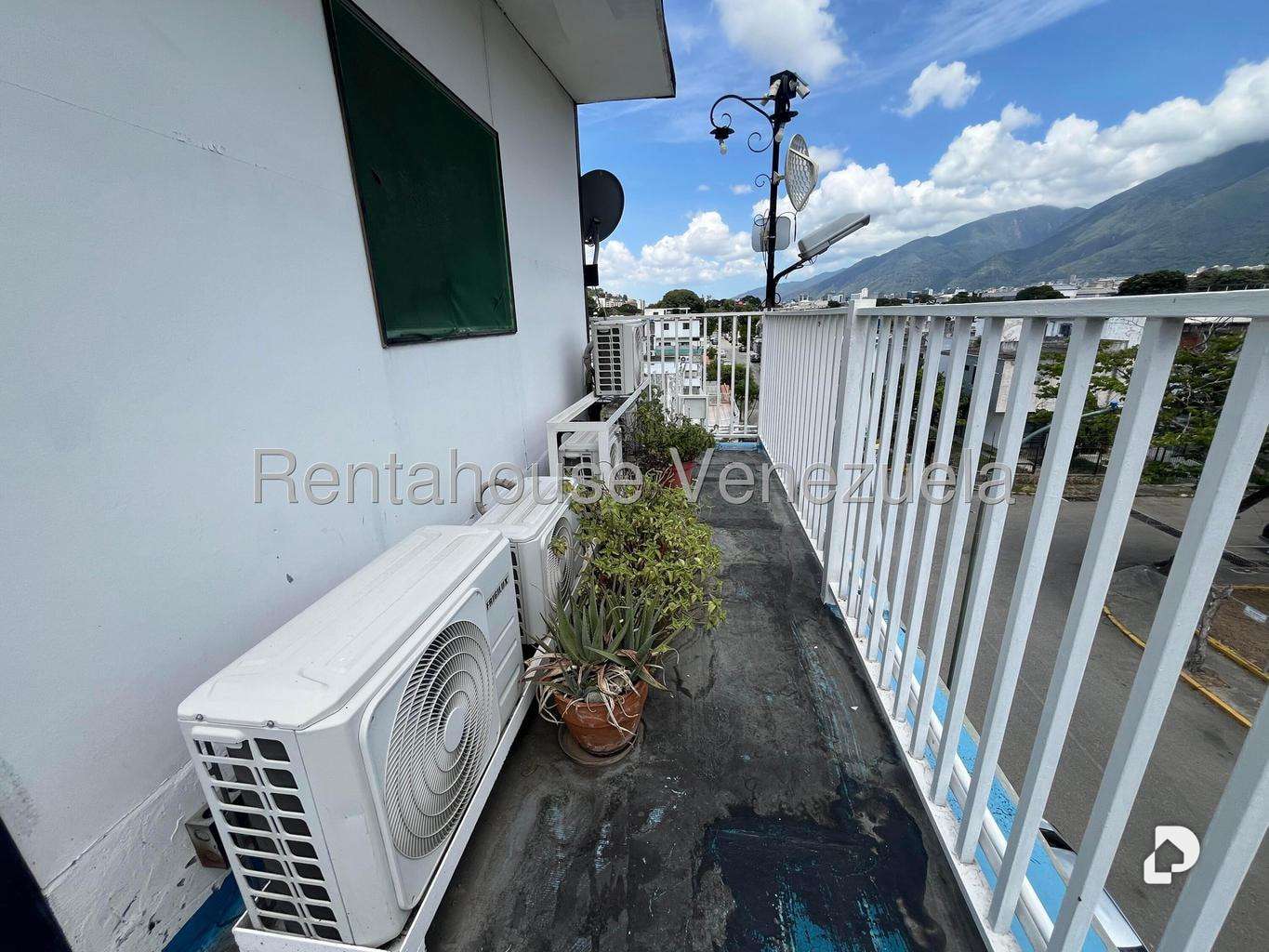 House in La California Sur, Caracas – 23