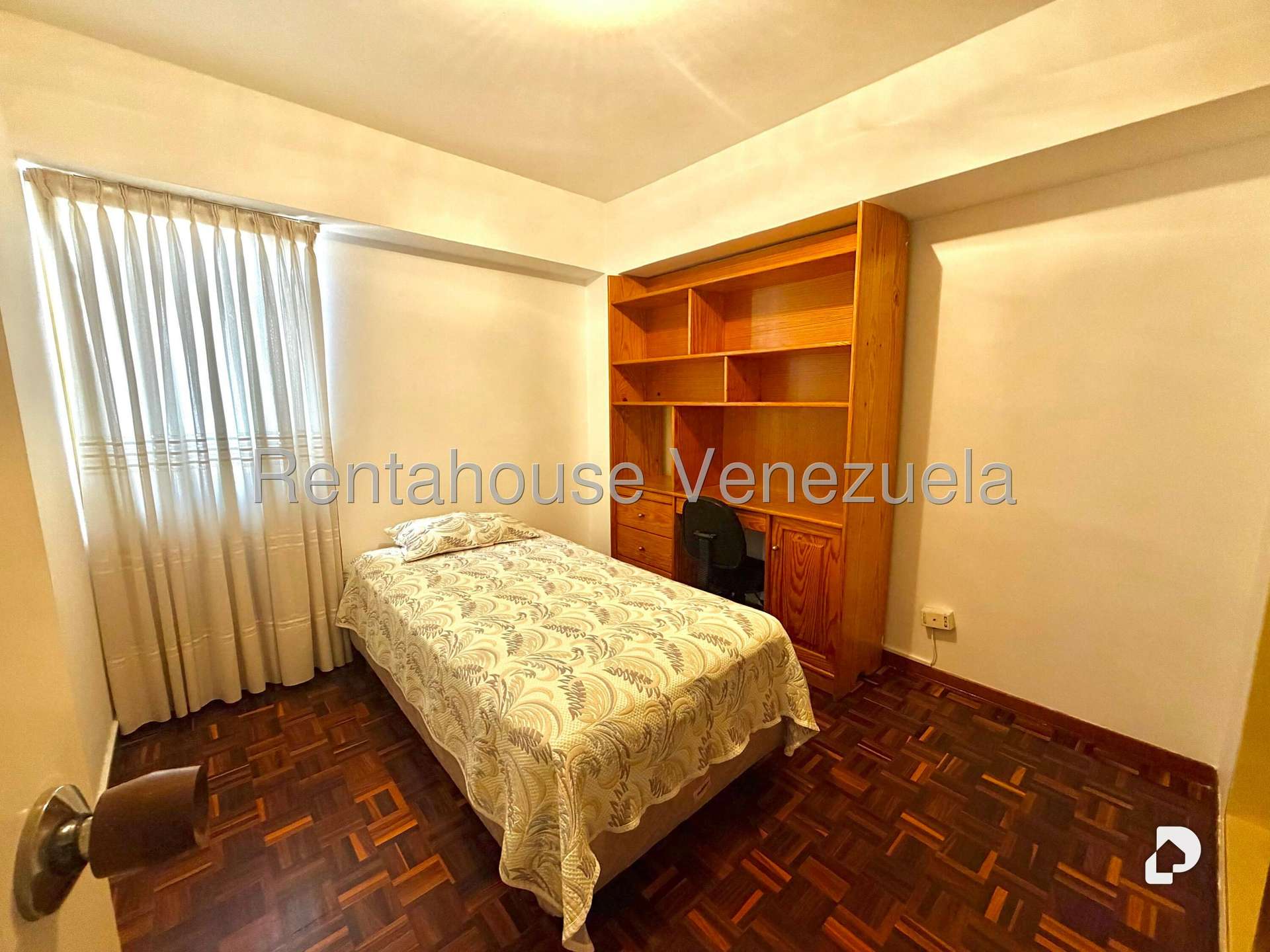 Apartamento en Los Palos Grandes, Caracas – 12