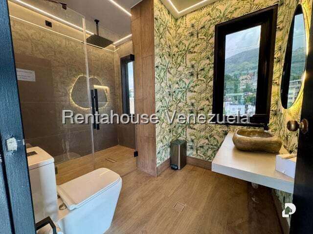 Local comercial en La Florida, Caracas – 21