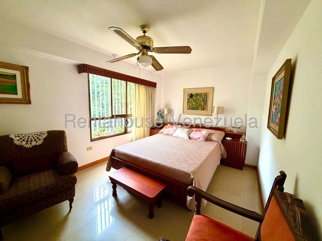 Apartamento en Las Mesetas de Santa Rosa de Lima, Caracas