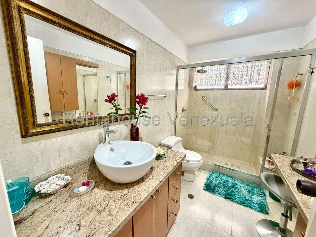 Apartamento en Las Mesetas de Santa Rosa de Lima, Caracas