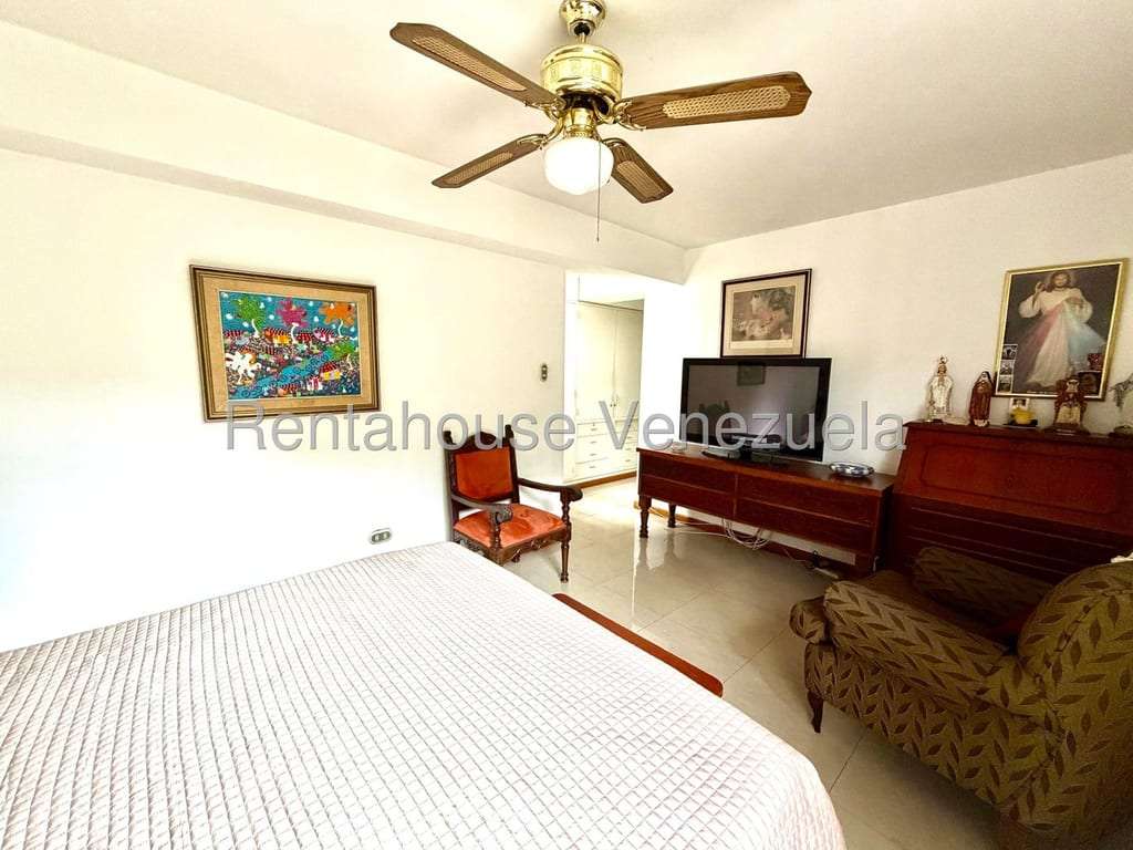 Apartamento en Las Mesetas de Santa Rosa de Lima, Caracas