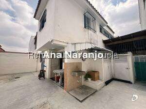 Casa en Alto Prado, Caracas – 21