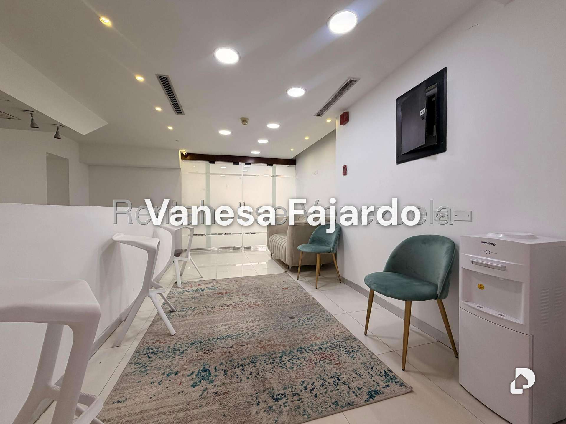Local comercial en Las Mercedes, Caracas – 28