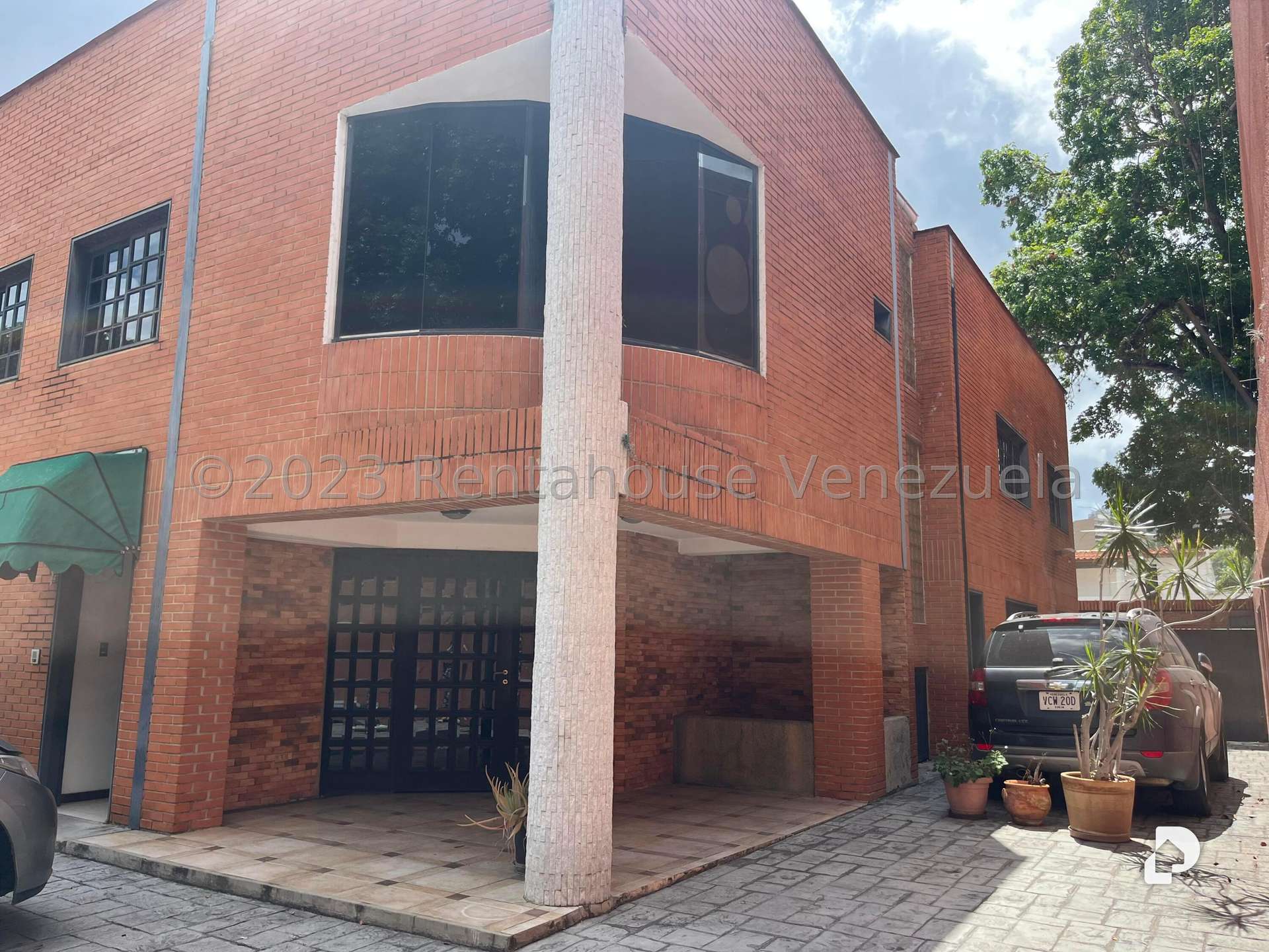 Edificio en La Trinidad, Caracas – 1