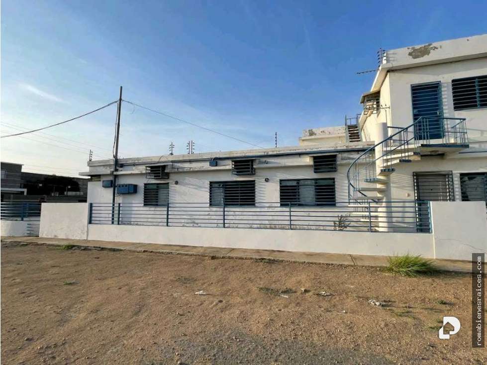 Edificio en Punto Fijo – 16