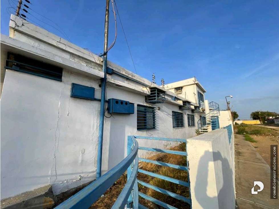 Edificio en Punto Fijo – 12