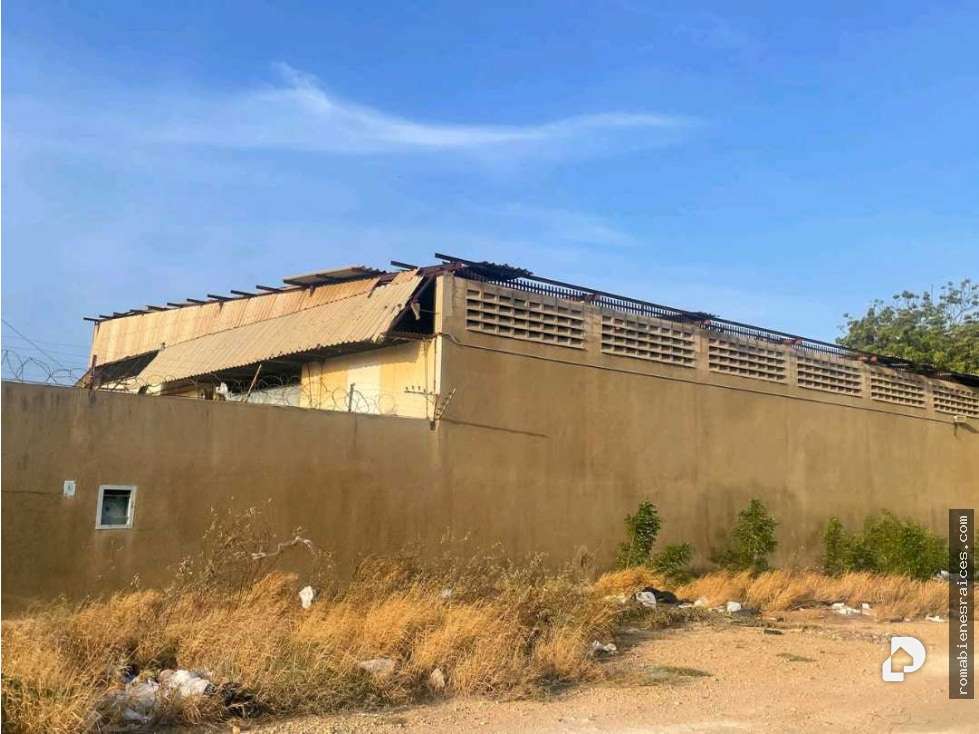 Edificio en Punto Fijo – 27