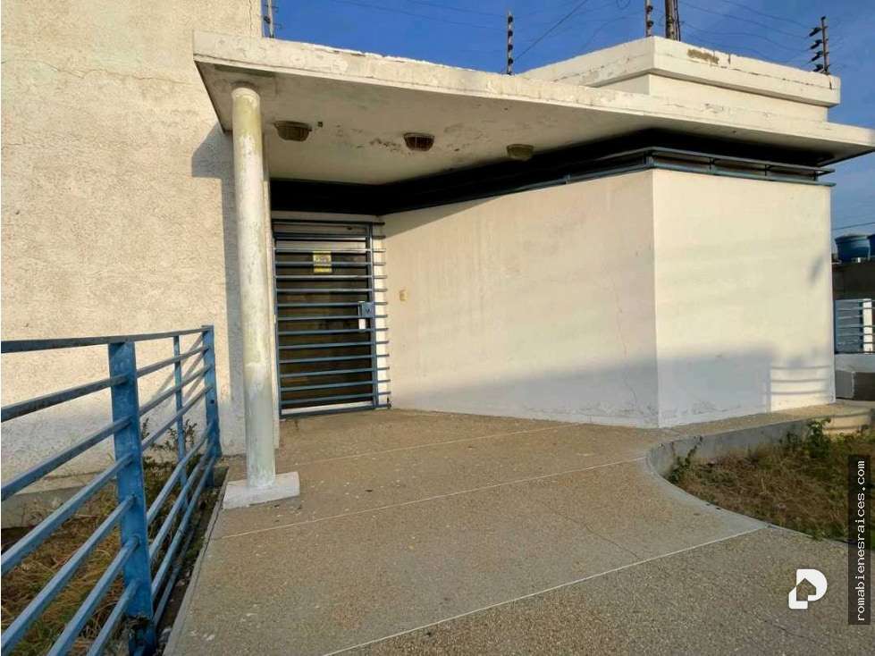 Edificio en Punto Fijo – 11
