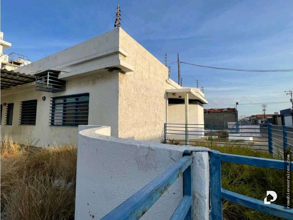 Edificio en Punto Fijo – 9