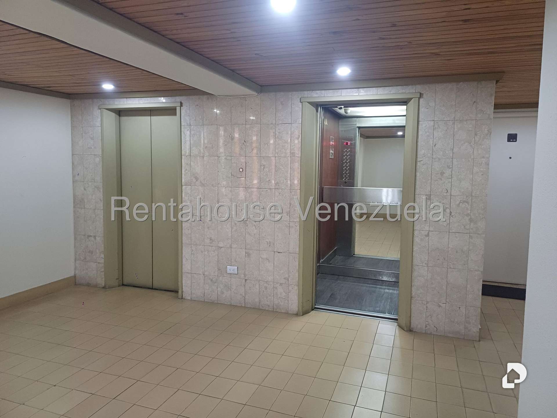 Apartamento en Campo Alegre, Caracas – 12