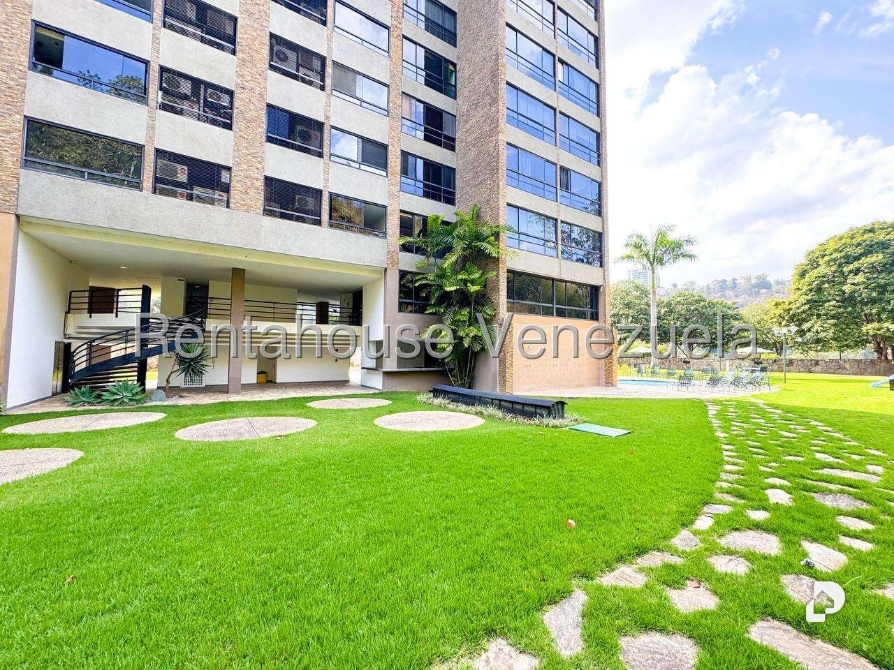 Apartamento en Lomas de La Lagunita, Caracas – 55