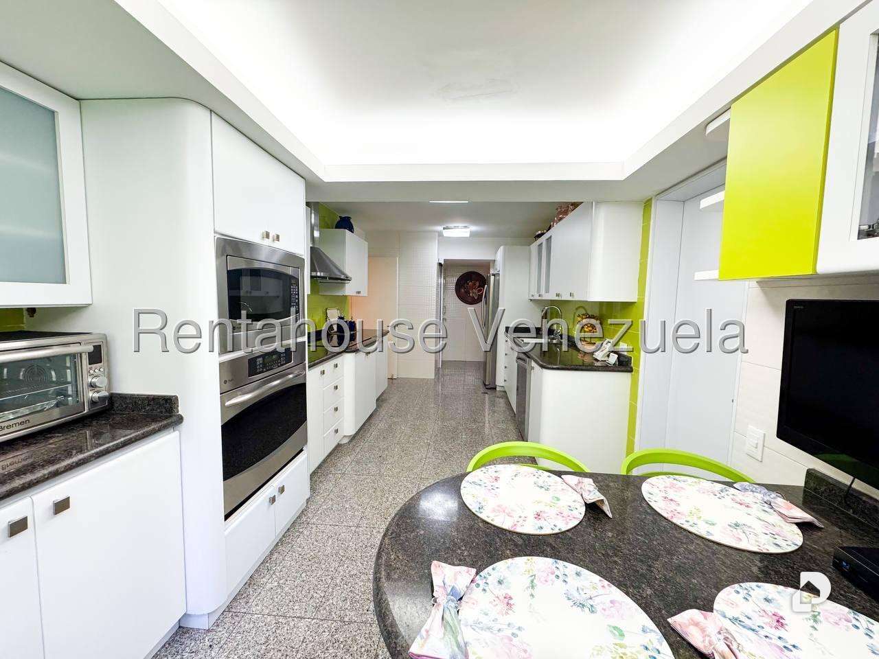 Apartamento en Lomas de La Lagunita, Caracas – 16