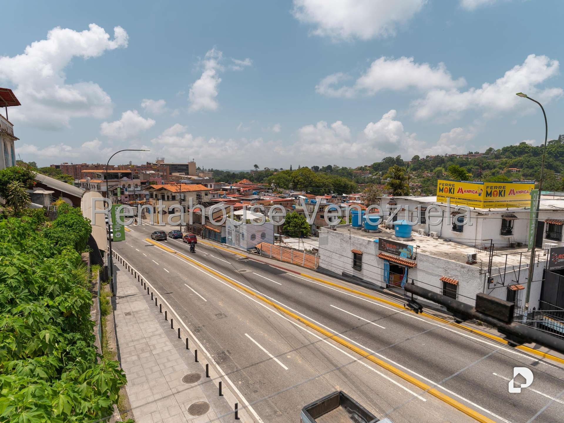 Local comercial en El Hatillo, Caracas – 23