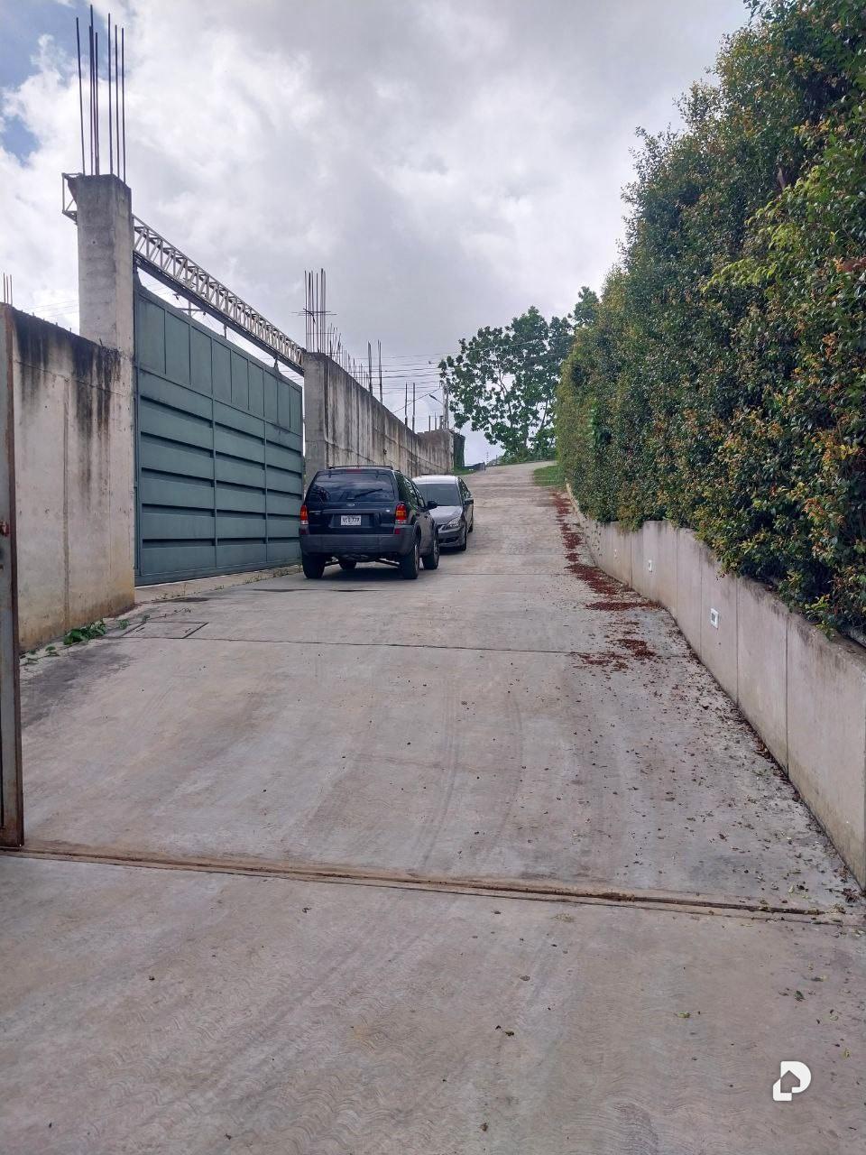 Land in La Unión, Caracas – 1