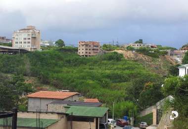 Land in La Unión, Caracas – 9