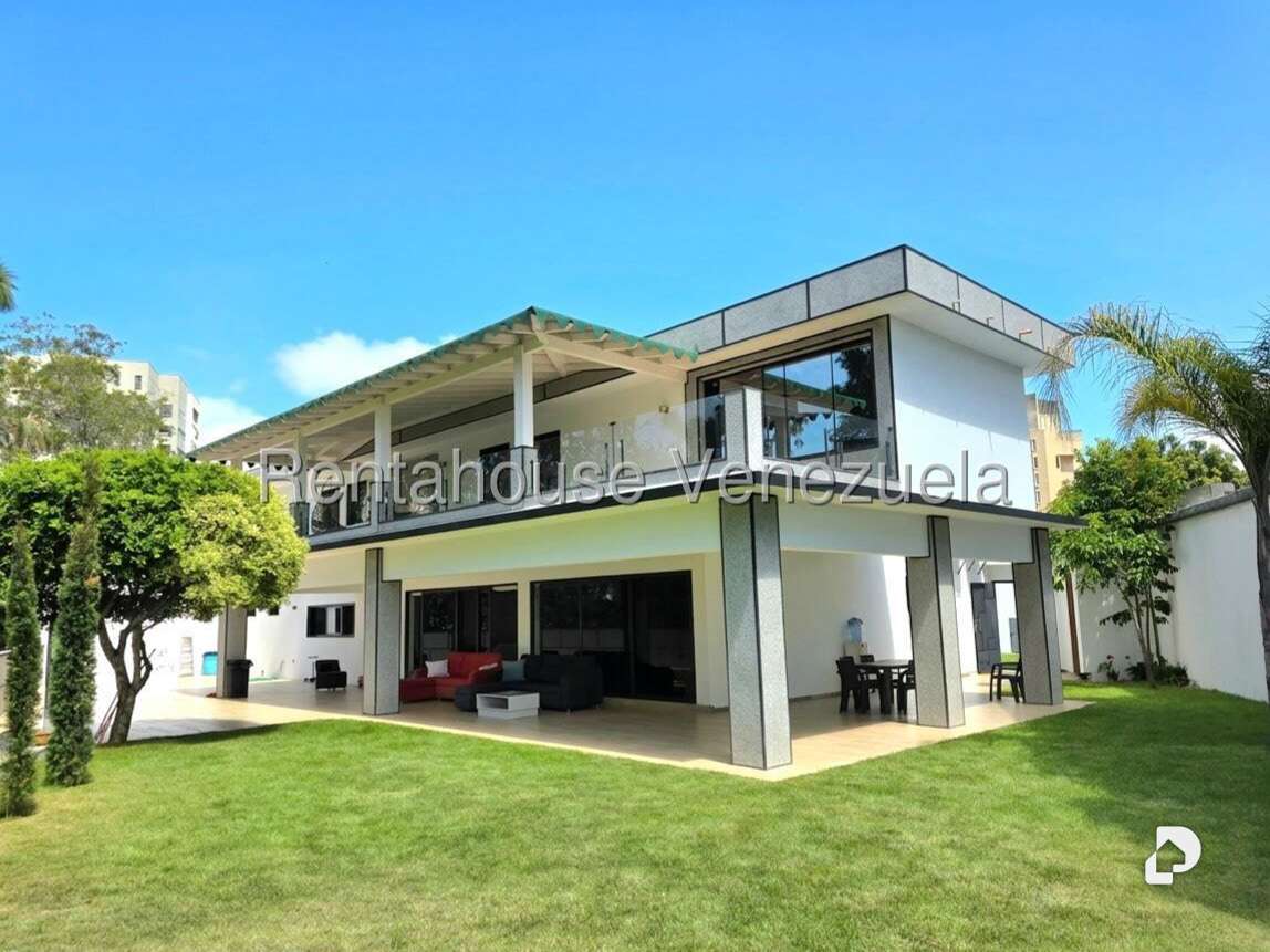 Casa en Los Naranjos (del Cafetal), Caracas – 28