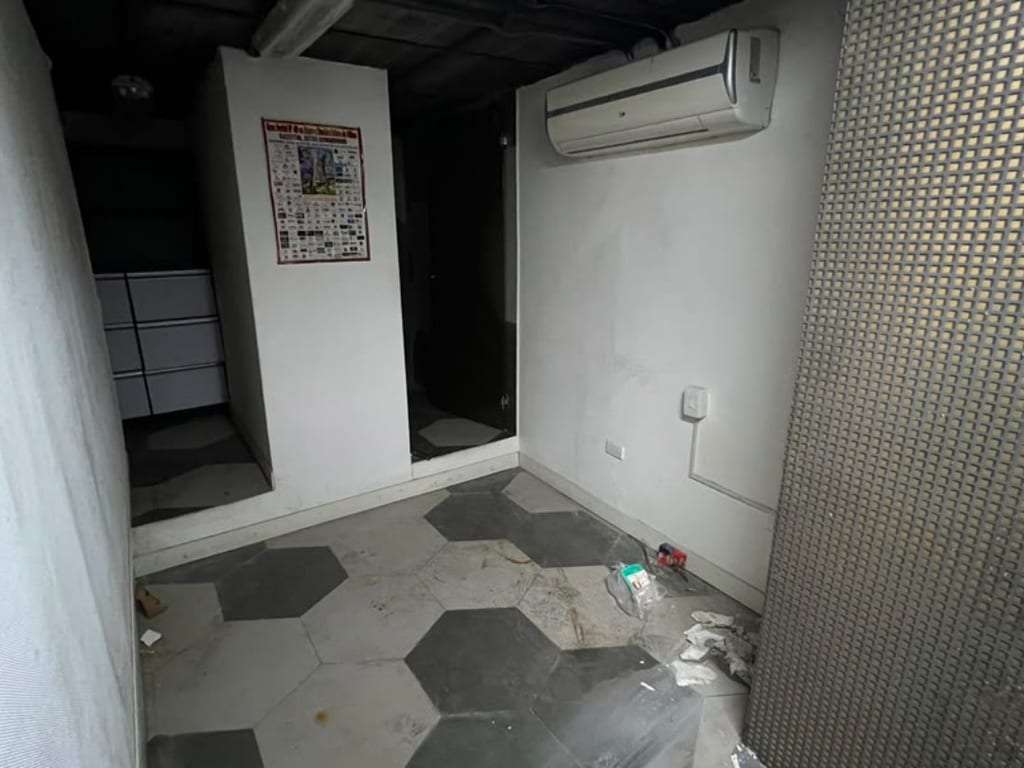 Local comercial en Las Mercedes, Caracas - 1