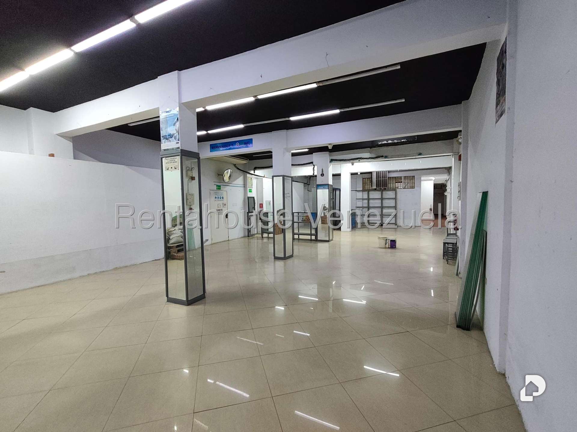 Local comercial en Parroquia La Candelaria, Caracas – 4