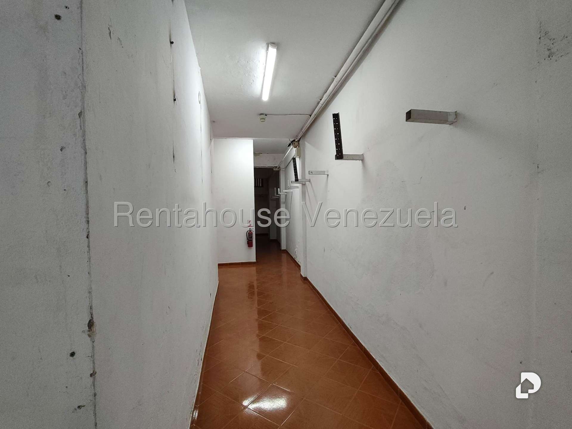 Local comercial en Parroquia La Candelaria, Caracas – 9