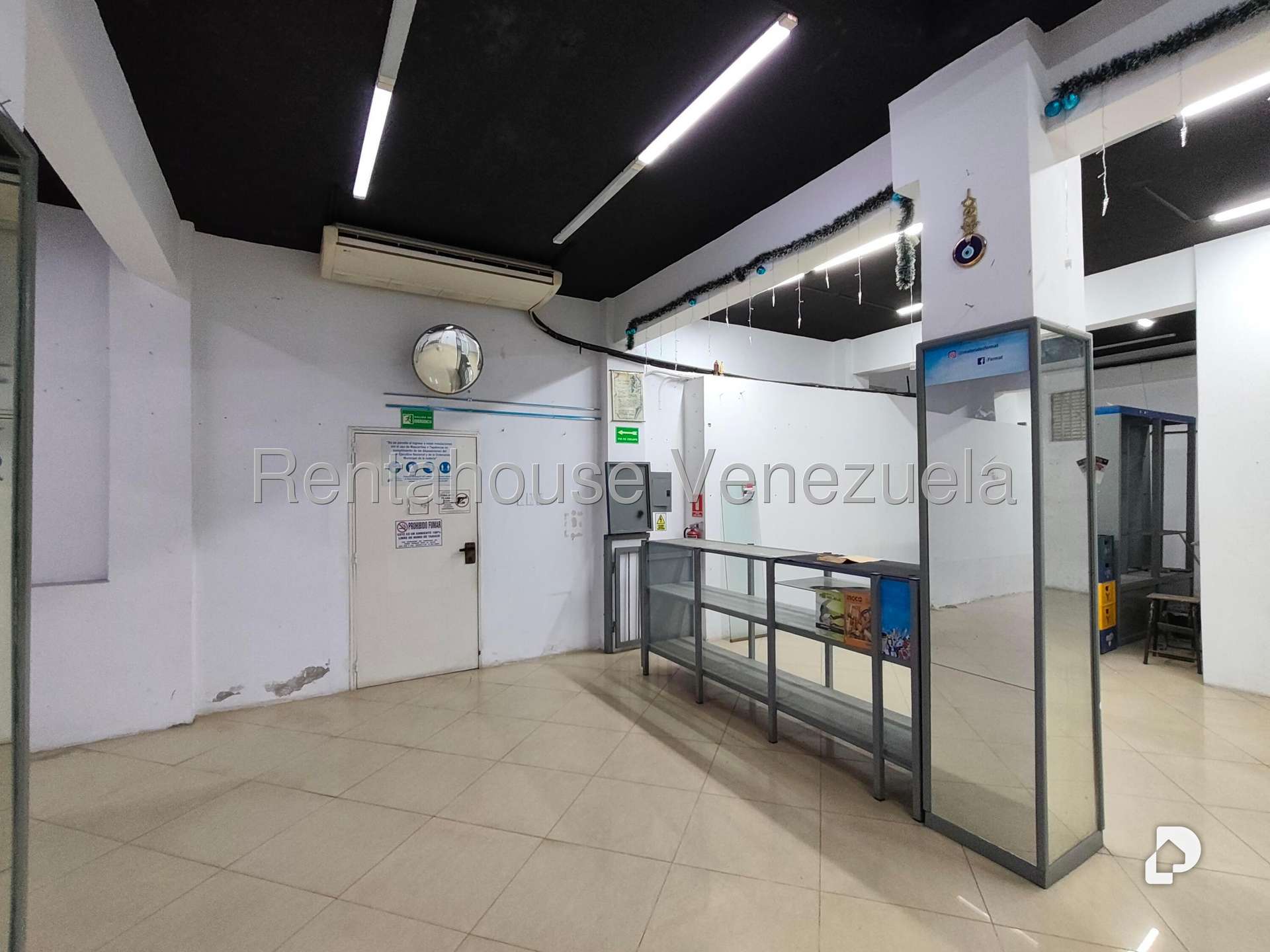 Local comercial en Parroquia La Candelaria, Caracas – 5