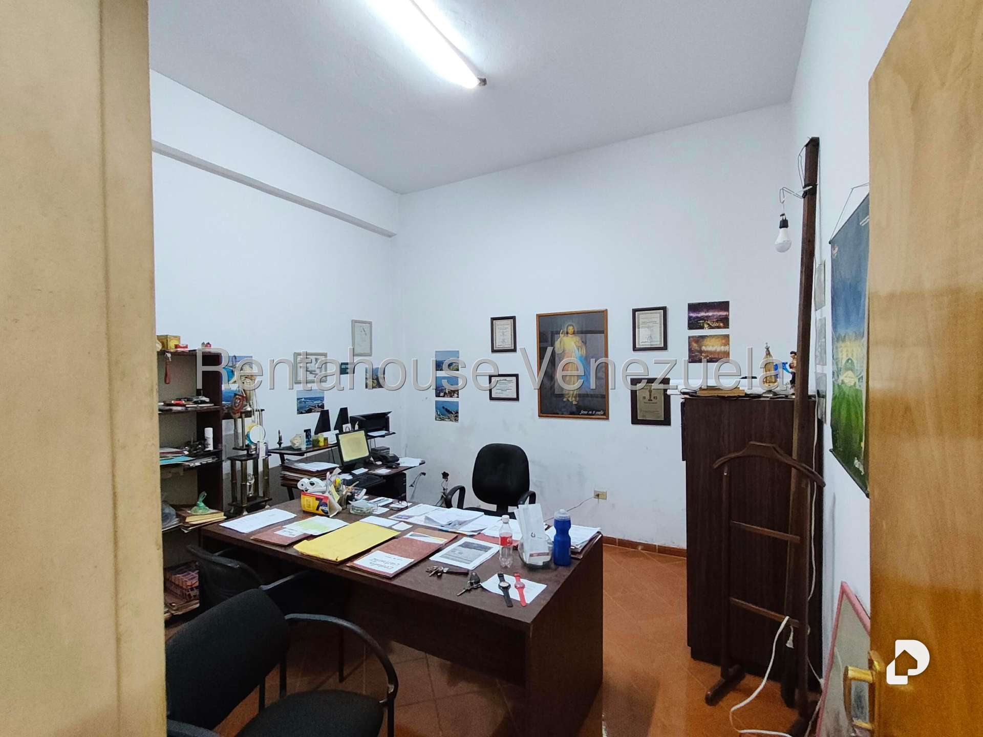 Local comercial en Parroquia La Candelaria, Caracas – 13