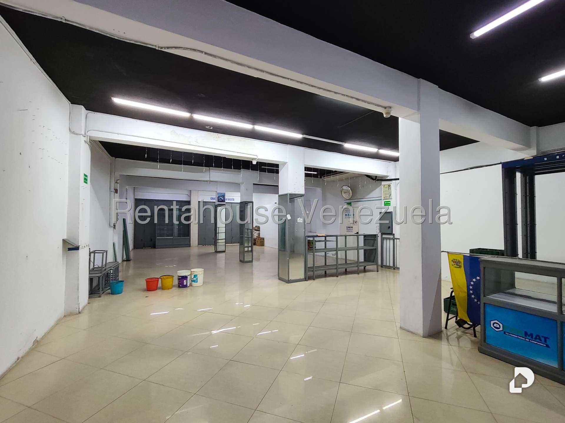 Local comercial en Parroquia La Candelaria, Caracas – 8