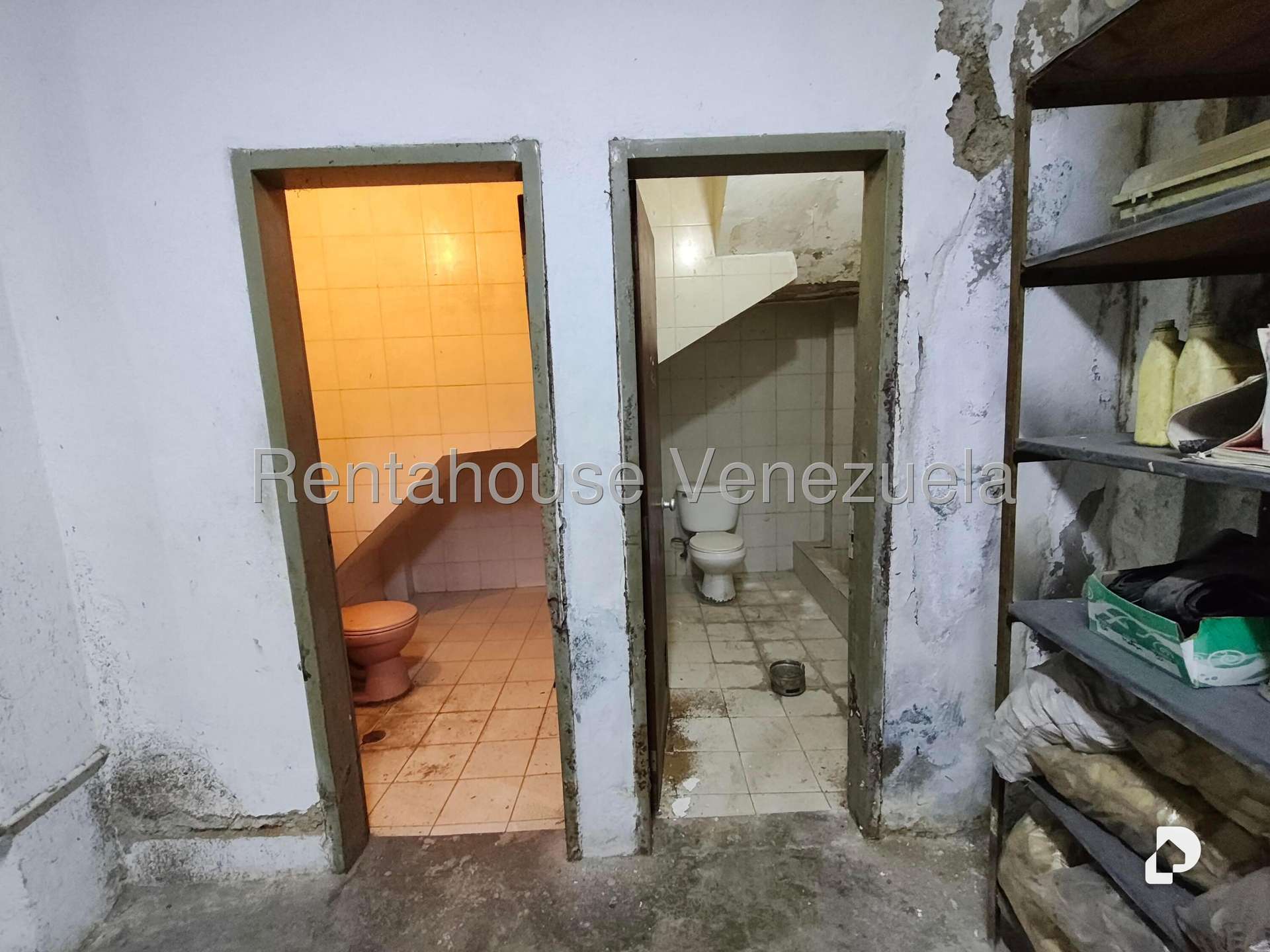 Local comercial en Parroquia La Candelaria, Caracas – 27