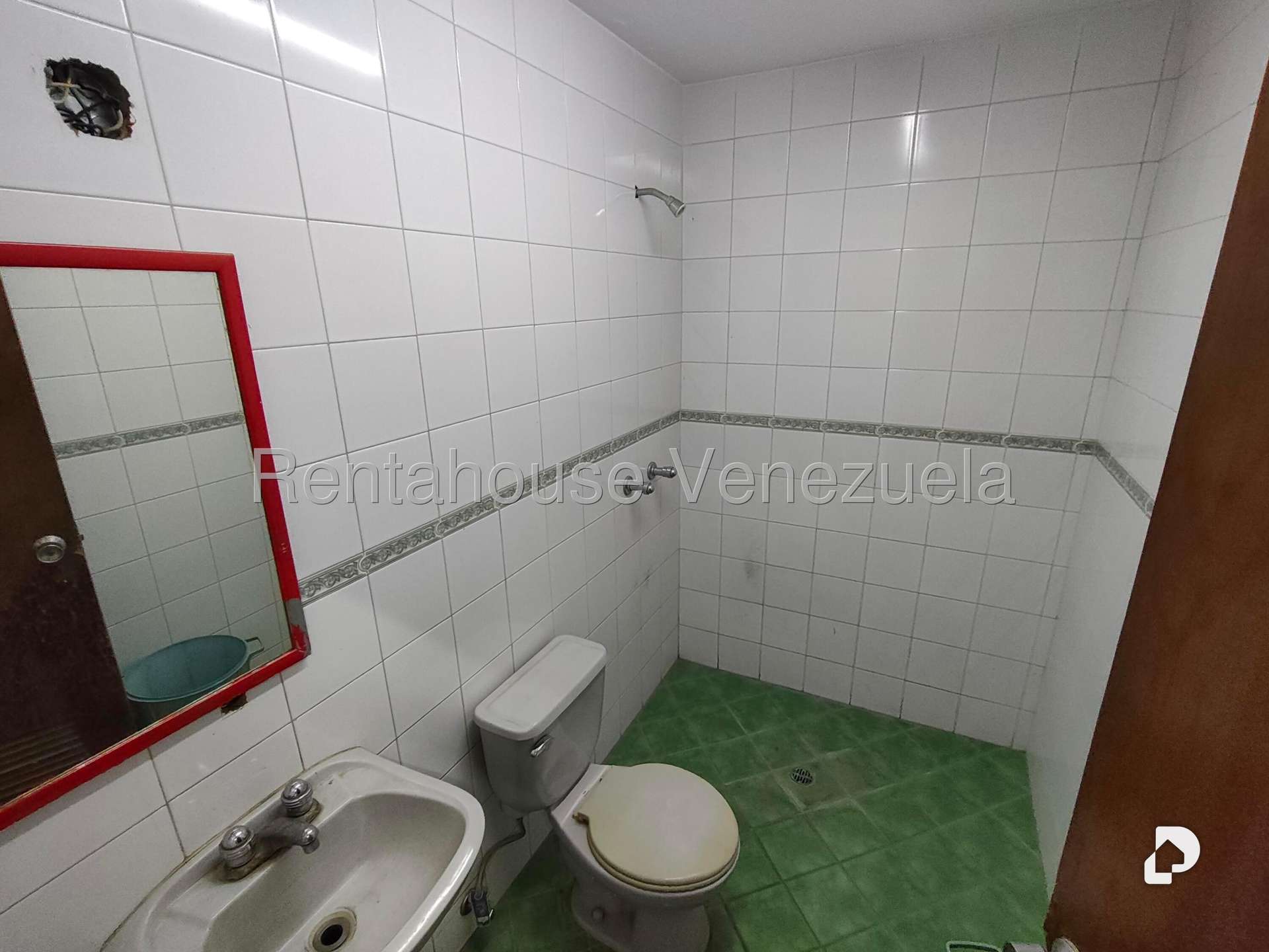 Local comercial en Parroquia La Candelaria, Caracas – 15