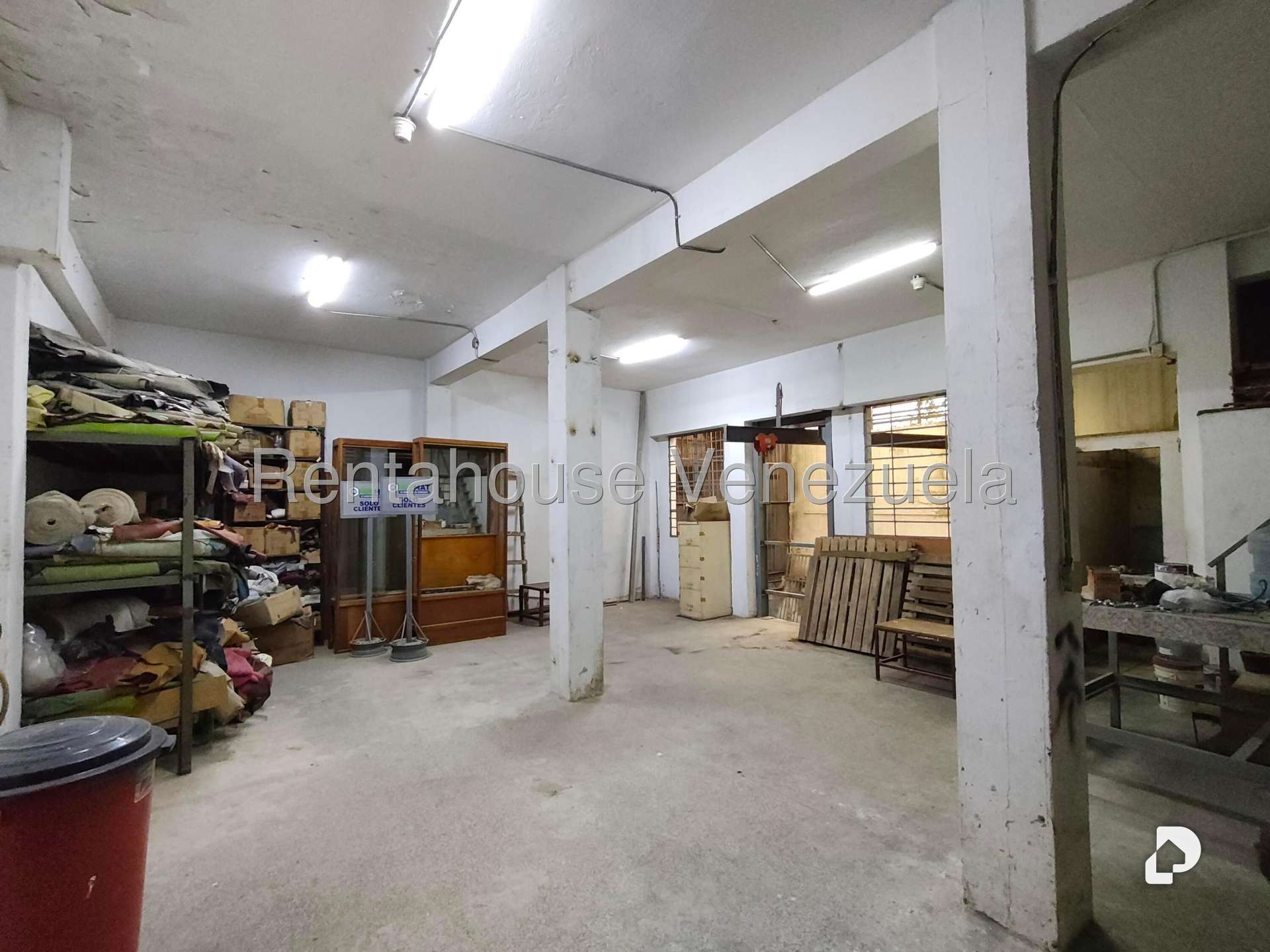 Local comercial en Parroquia La Candelaria, Caracas – 20