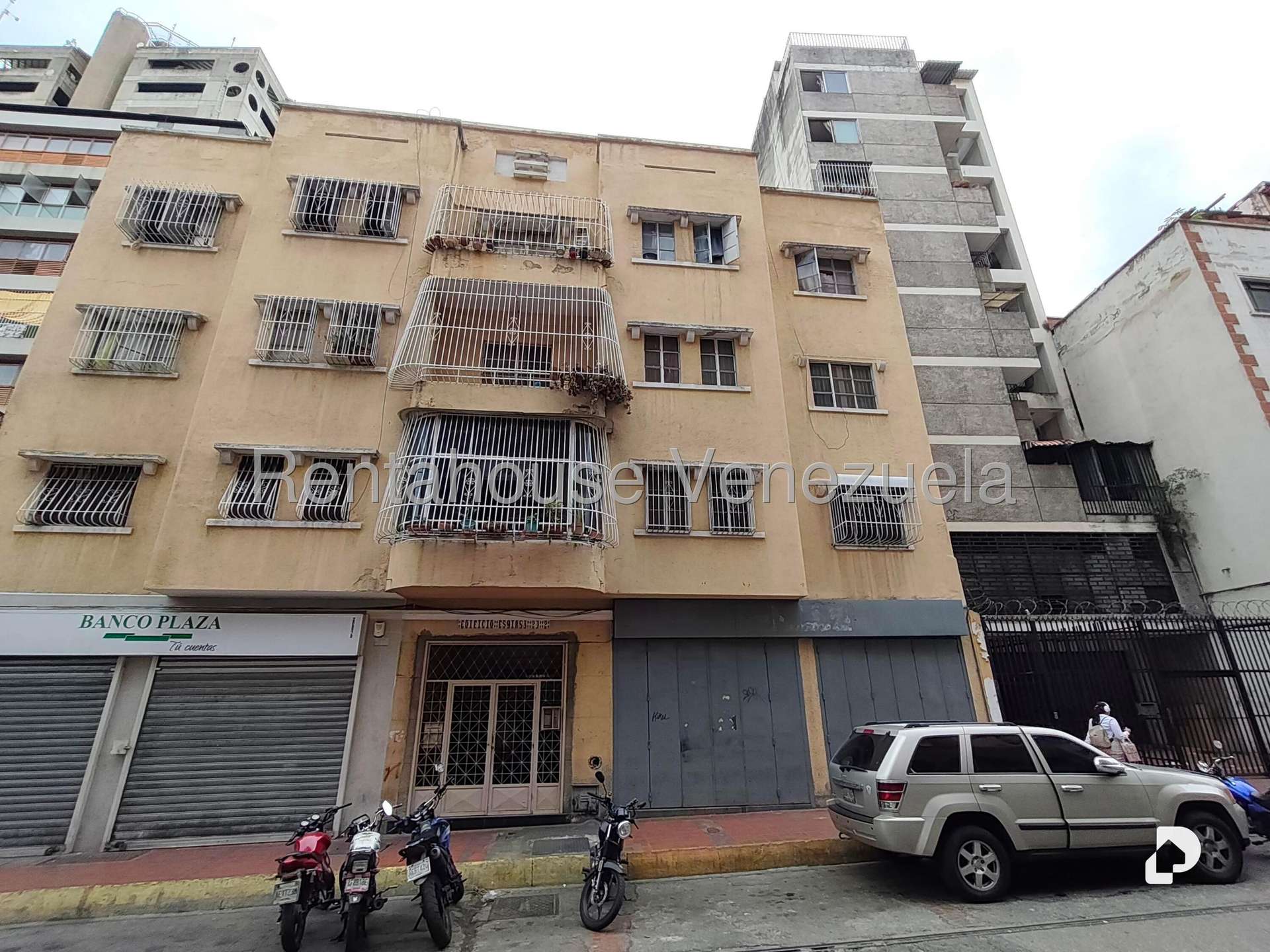 Local comercial en Parroquia La Candelaria, Caracas – 1