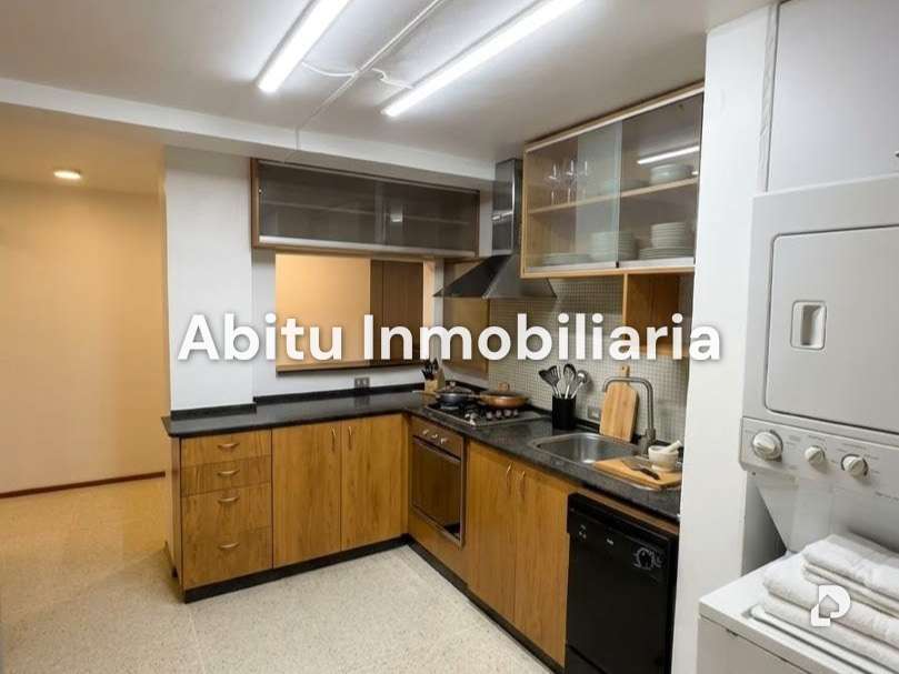 Apartamento en Altamira, Caracas – 2