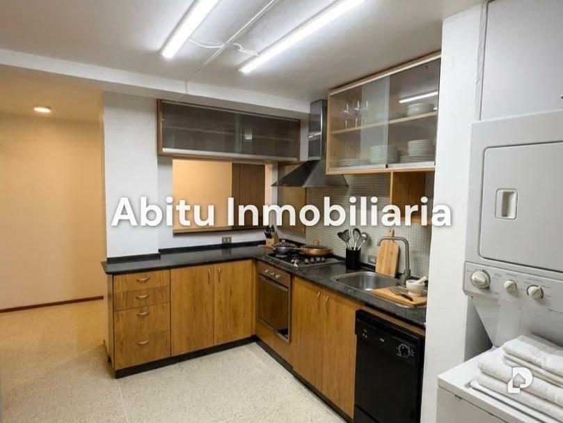 Apartamento en Altamira, Caracas – 2