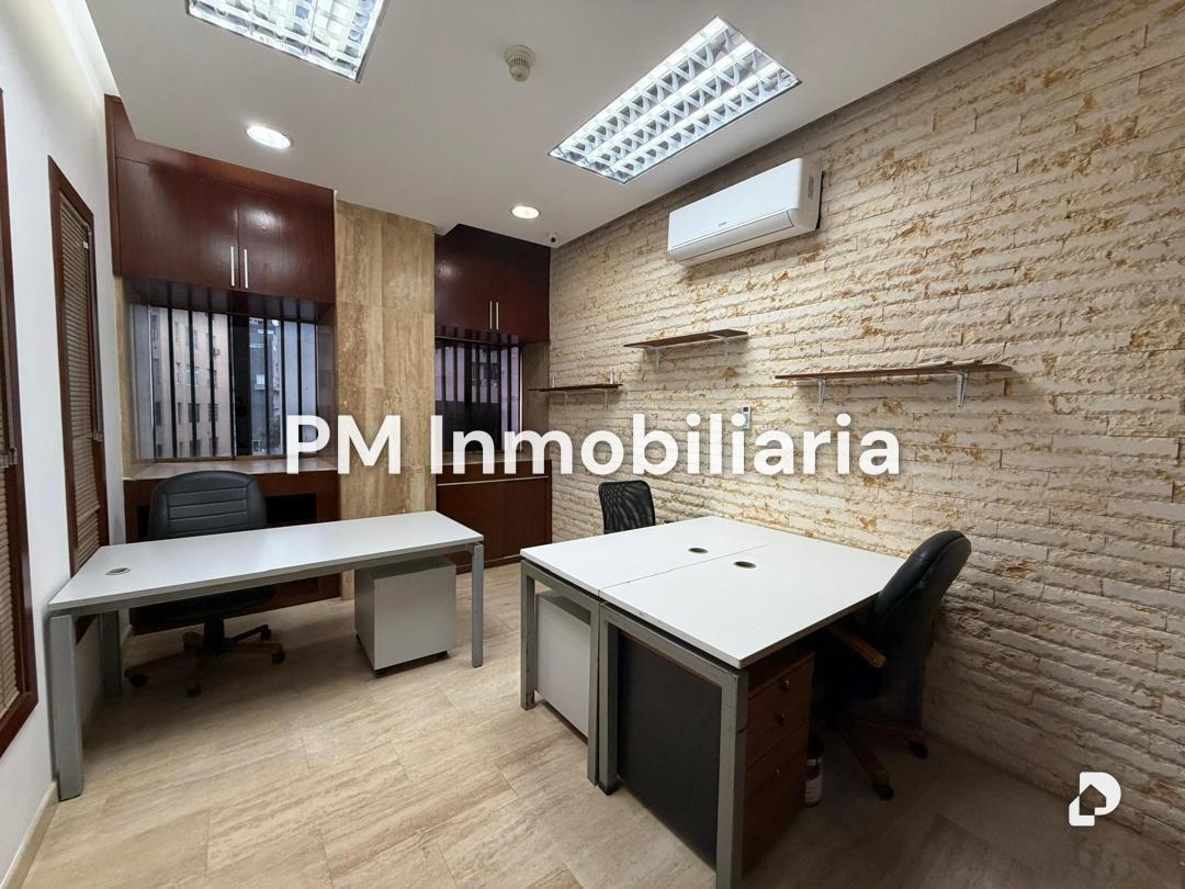 Oficina en Los Palos Grandes, Caracas – 4