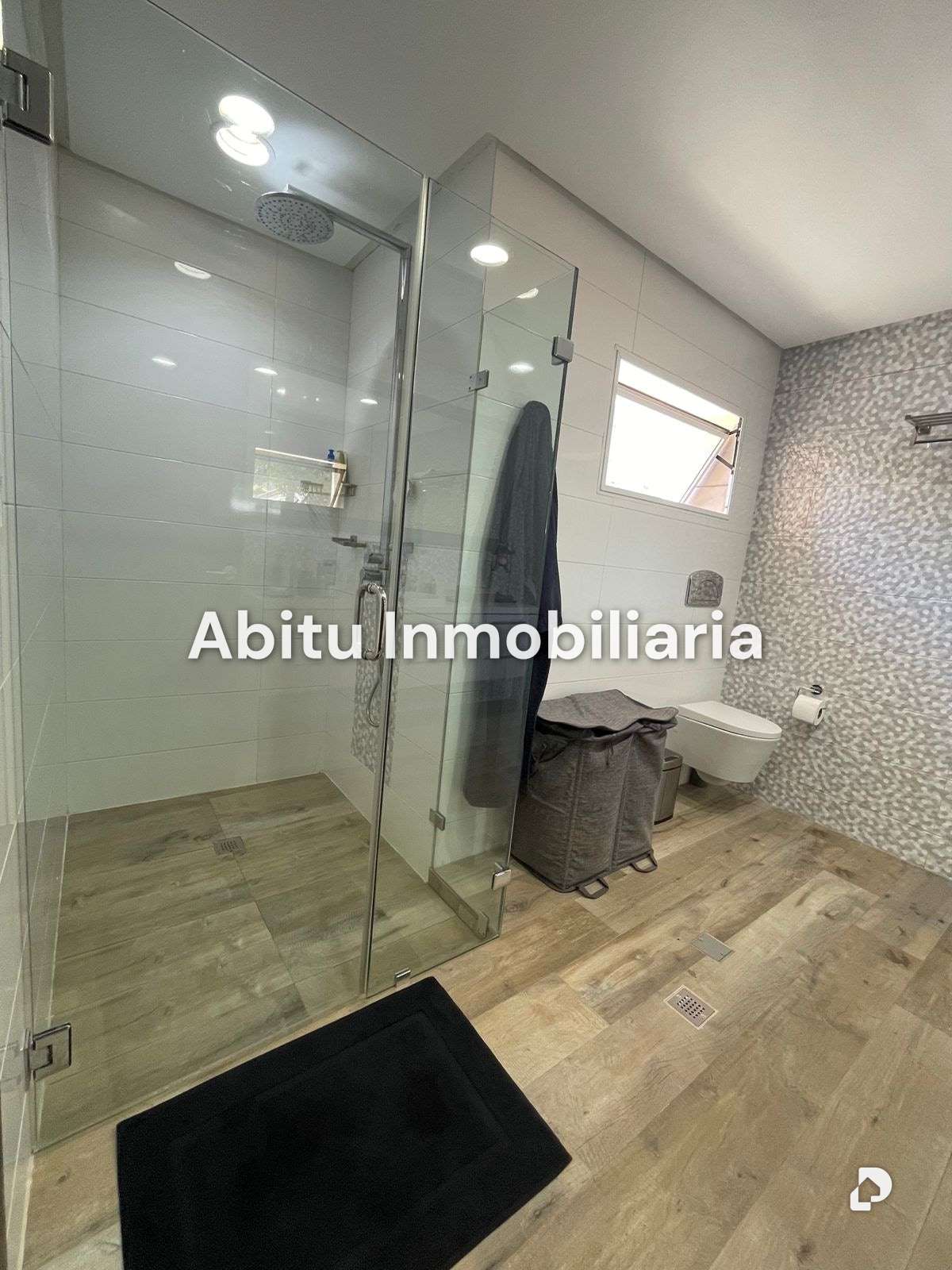 House in Altamira, Caracas – 25