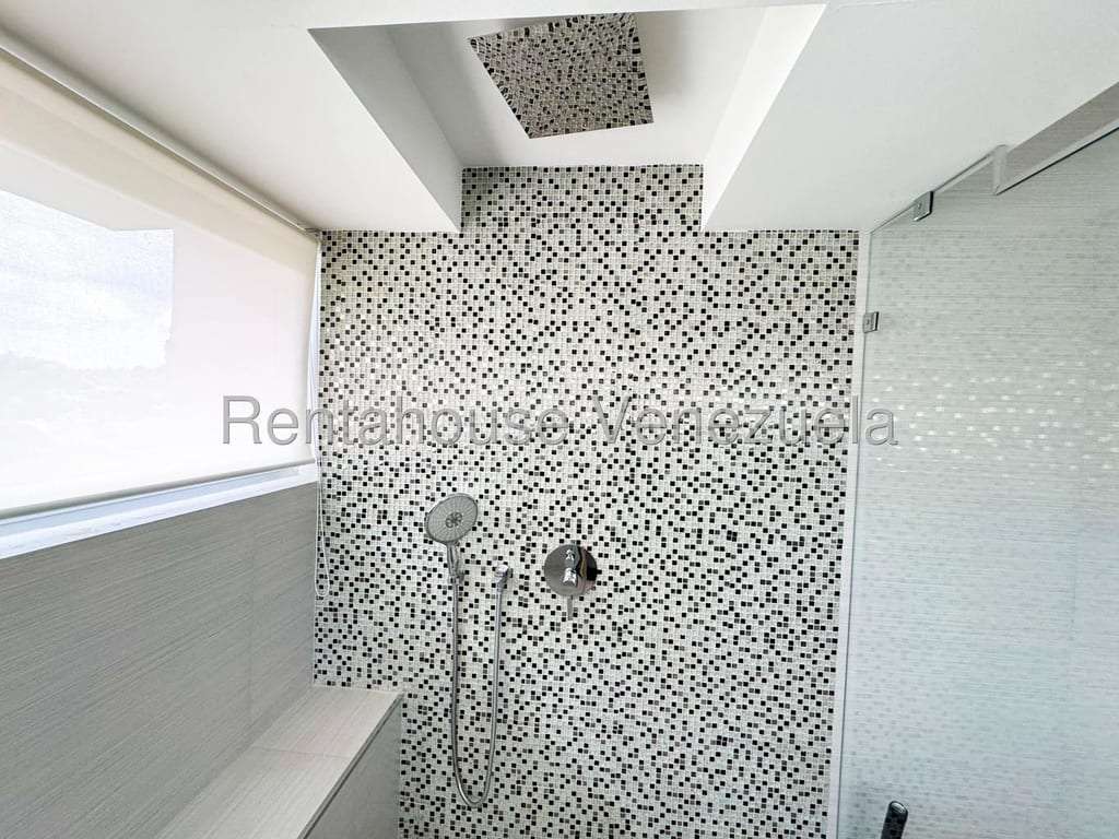 Apartamento en Las Mesetas de Santa Rosa de Lima, Caracas