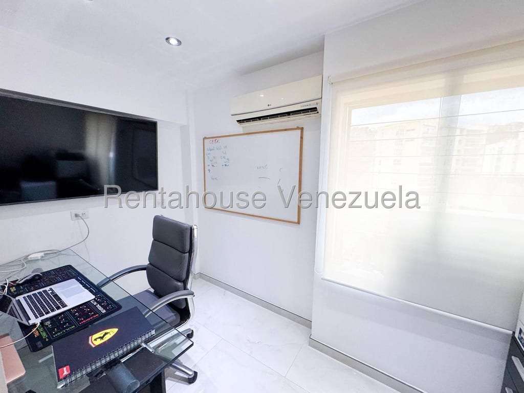 Apartamento en Las Mesetas de Santa Rosa de Lima, Caracas