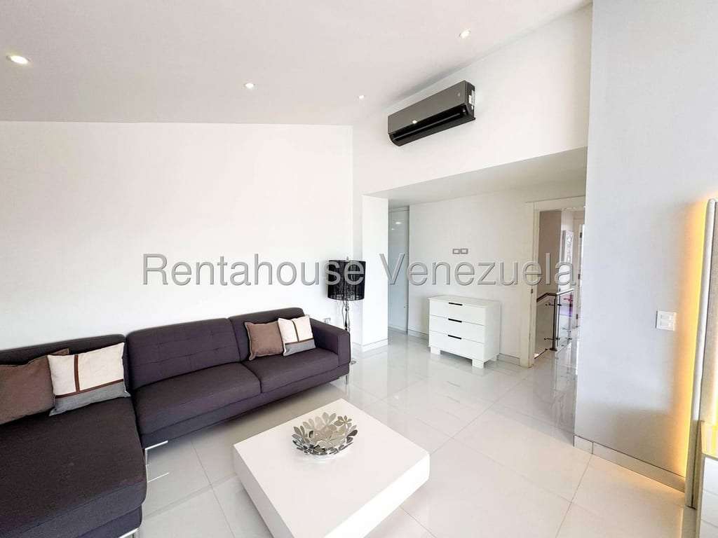 Apartamento en Las Mesetas de Santa Rosa de Lima, Caracas