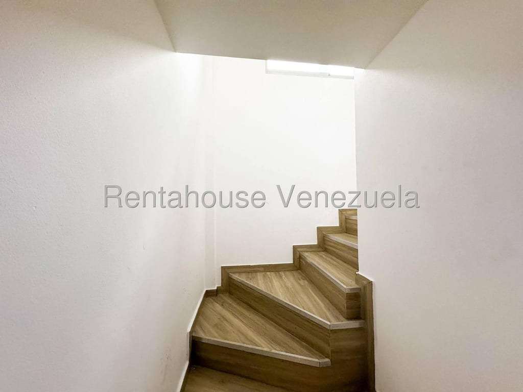 Apartamento en Las Mesetas de Santa Rosa de Lima, Caracas