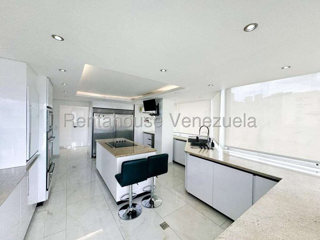 Apartamento en Las Mesetas de Santa Rosa de Lima, Caracas