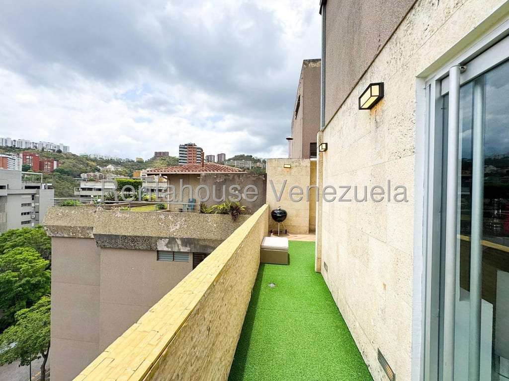 Apartamento en Las Mesetas de Santa Rosa de Lima, Caracas