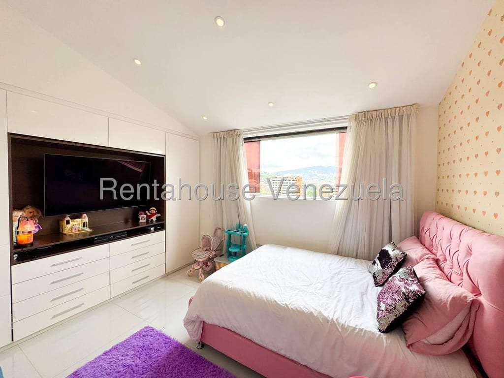 Apartamento en Las Mesetas de Santa Rosa de Lima, Caracas