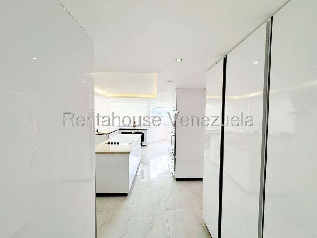Apartamento en Las Mesetas de Santa Rosa de Lima, Caracas