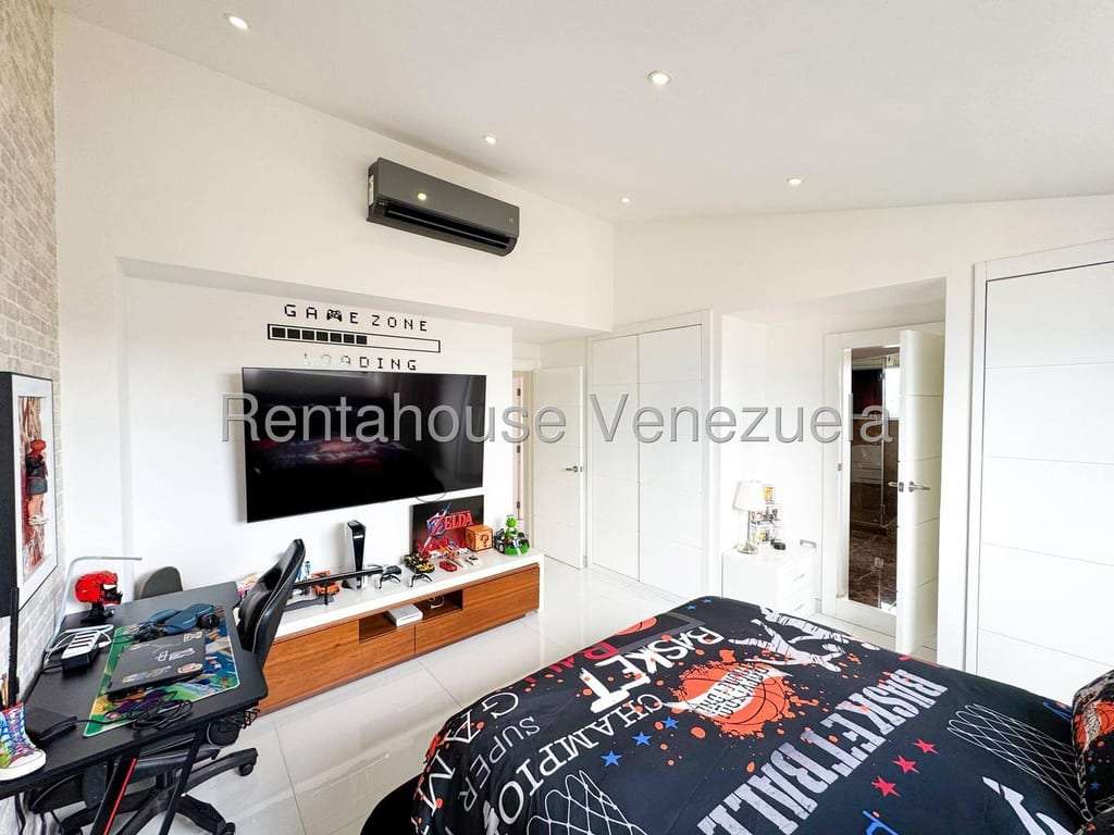 Apartamento en Las Mesetas de Santa Rosa de Lima, Caracas