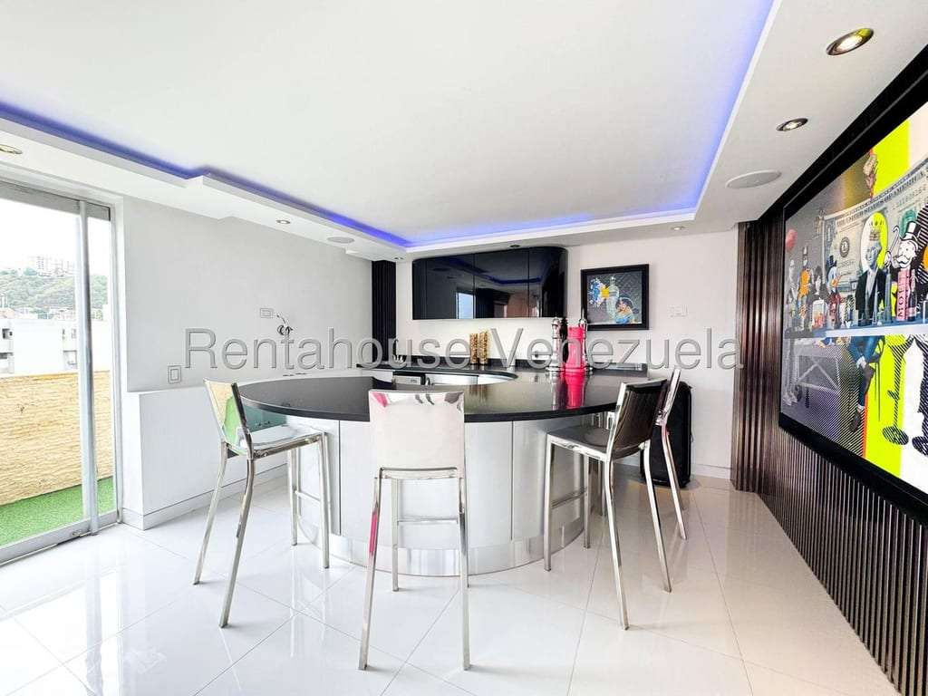 Apartamento en Las Mesetas de Santa Rosa de Lima, Caracas