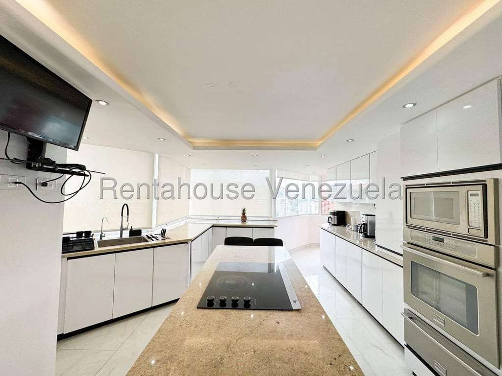 Apartamento en Las Mesetas de Santa Rosa de Lima, Caracas