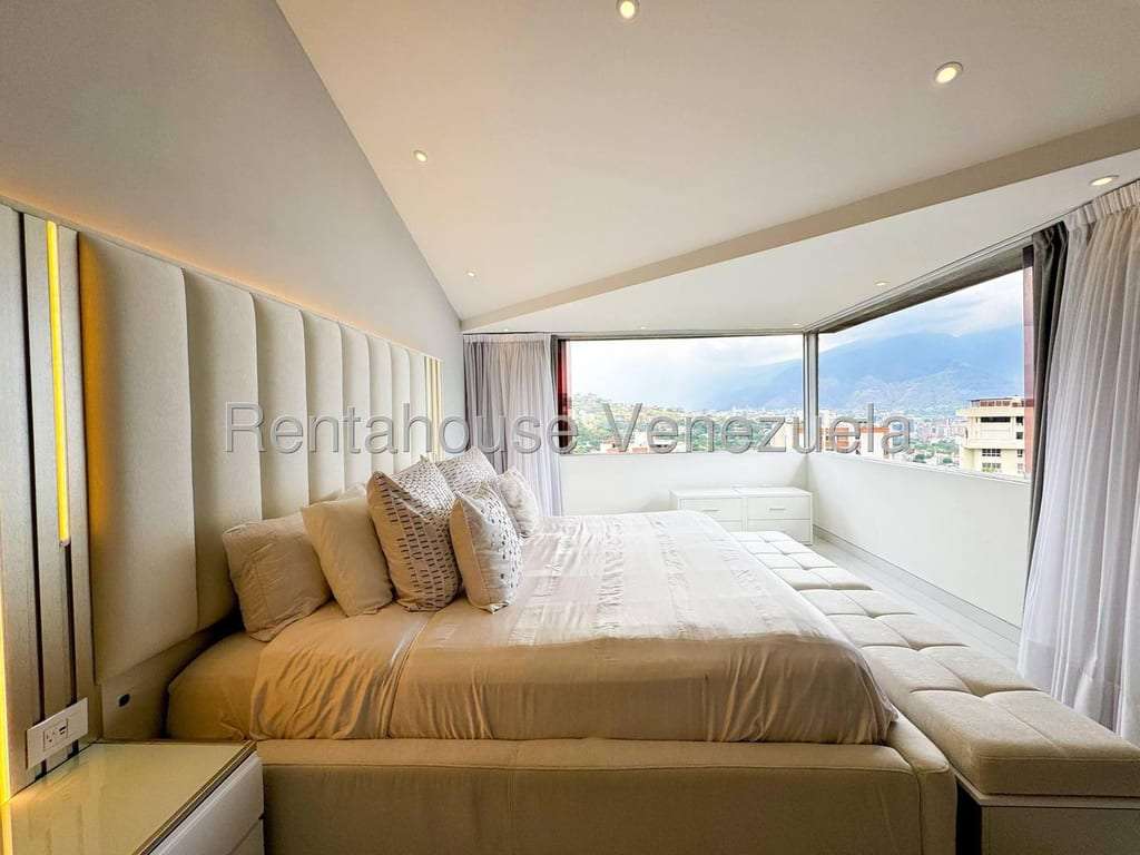Apartamento en Las Mesetas de Santa Rosa de Lima, Caracas